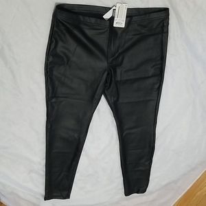 HUE black leatherette leggings